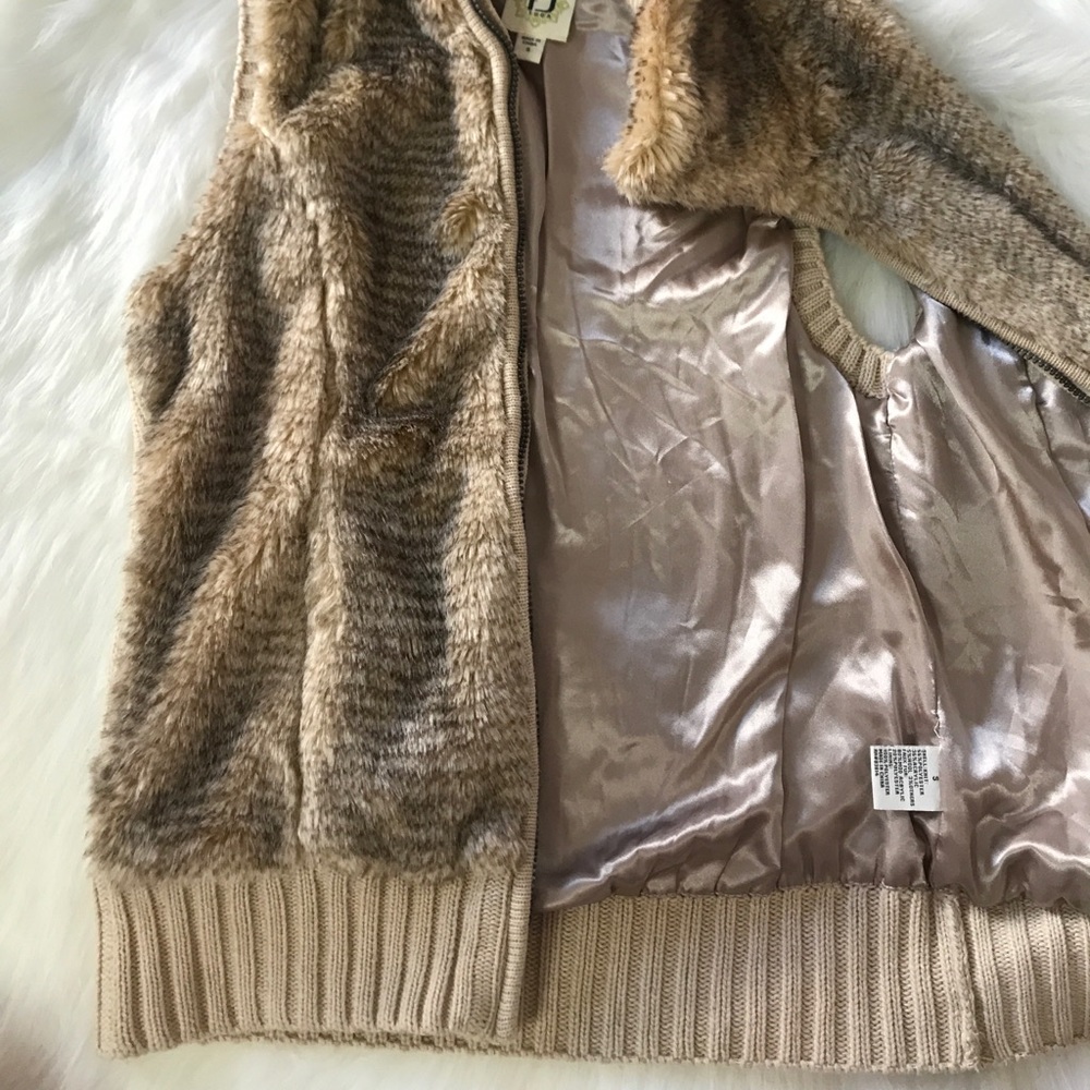 ｆａｕｘ ｆｕｒ ｖｅｓｔ - Picture 7 of 8